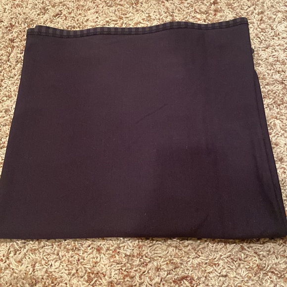 Lululemon vinyasa scarf - reversible solid black + striped - Picture 4 of 4